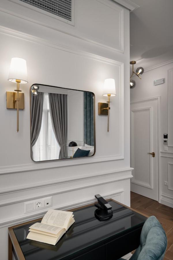 Corner Suite