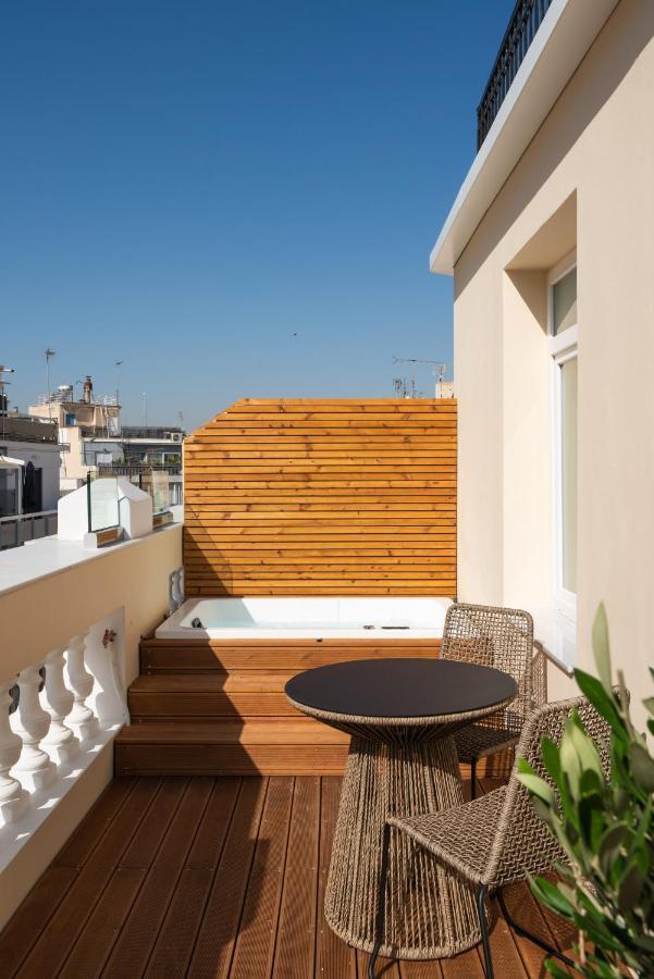 Executive Suite Outdoor Jacuzzi